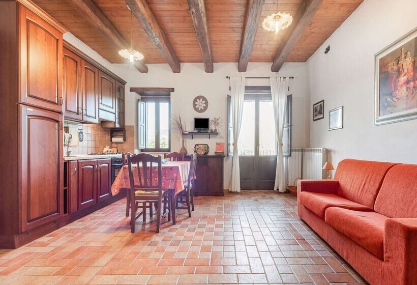 Vibrant Cottage Near Lake In Bomba