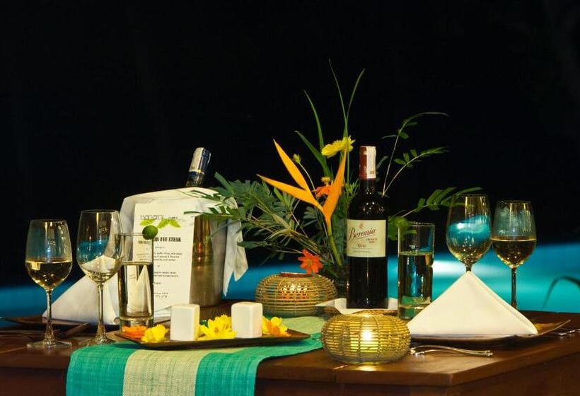 Amun Ini Beach Resort & Spa