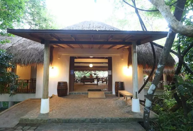 Amun Ini Beach Resort & Spa