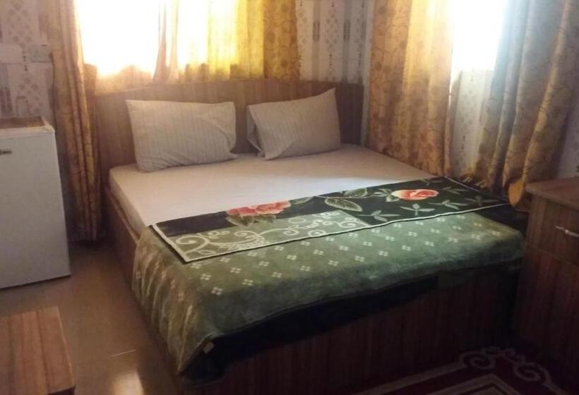 ホテル Adinkra City