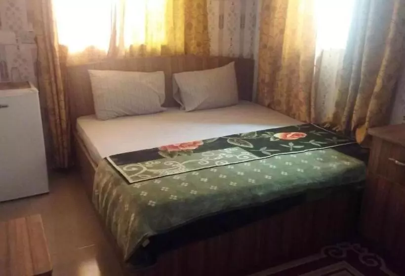 ホテル Adinkra City