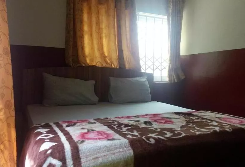 ホテル Adinkra City