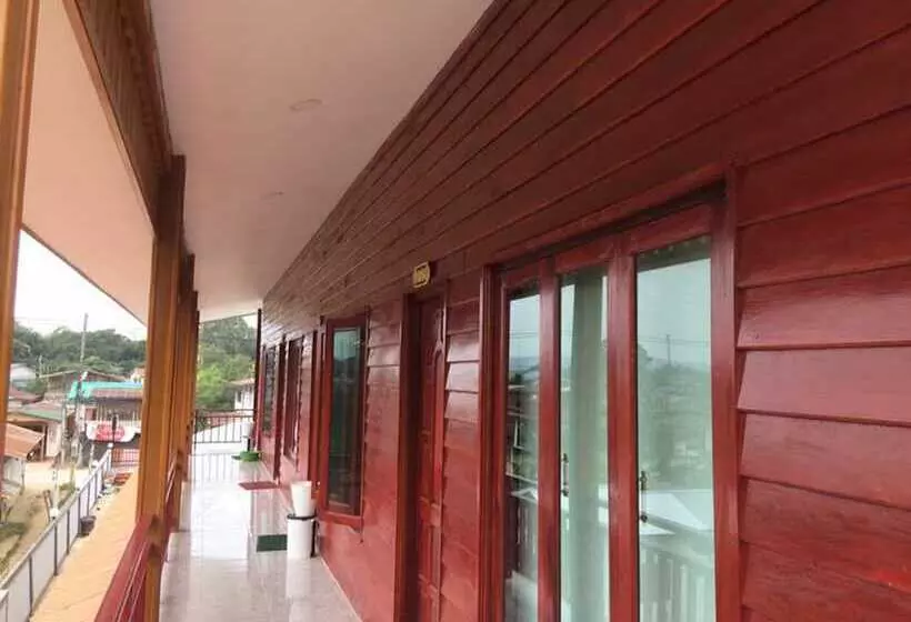 Hotelli Baan Plernphat 1