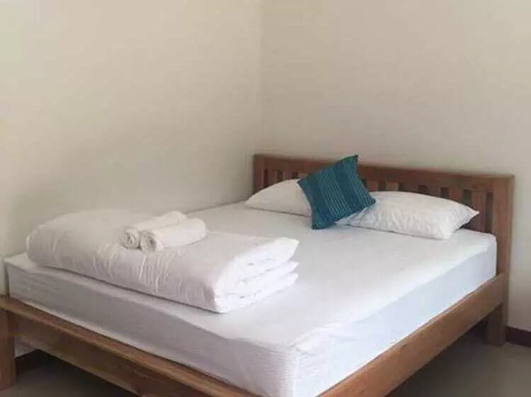 Hotelli Baan Plernphat 1