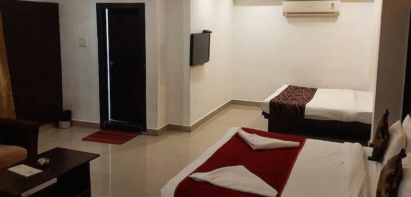 فندق Balaji Central