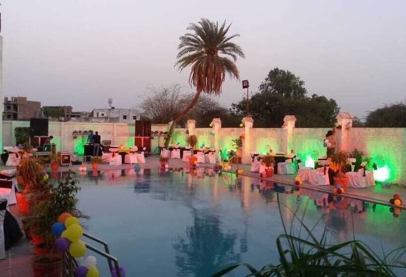 فندق Balaji Central