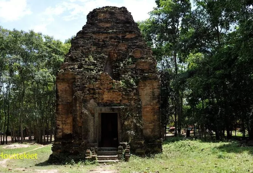 Hotelli Dracaena Resort