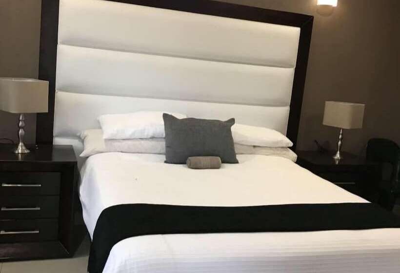 Hotel Hlakula Lake Resort