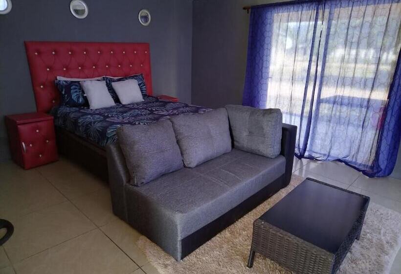 Otel Moholoholo Lodge