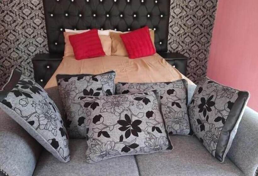 Otel Moholoholo Lodge