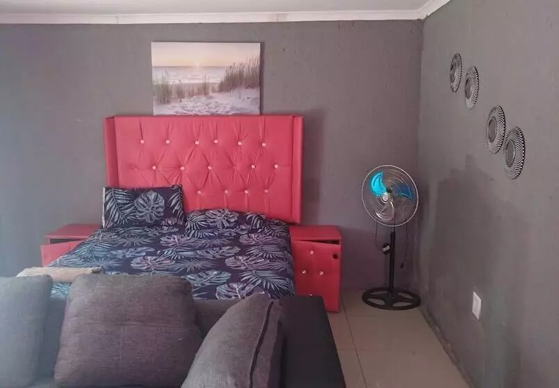 Hotelli Moholoholo Lodge