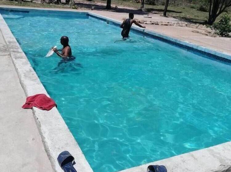 Otel Moholoholo Lodge