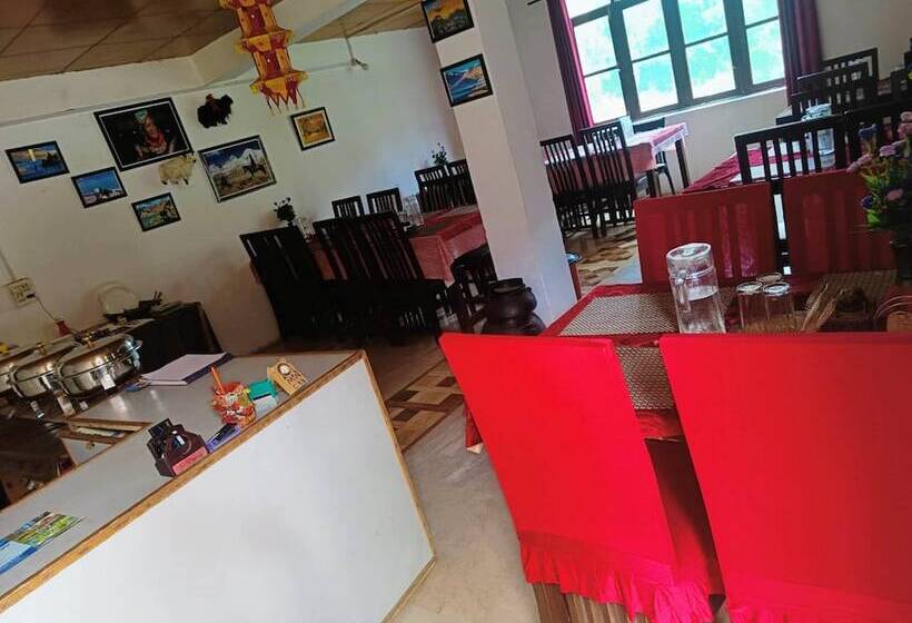 فندق Mountain Camp