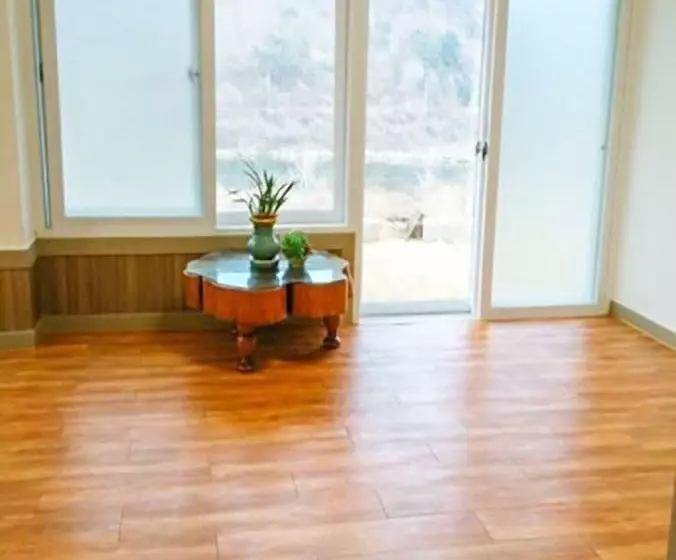 Kkeomeokdari Pension