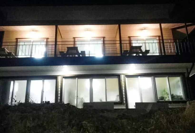 Kkeomeokdari Pension