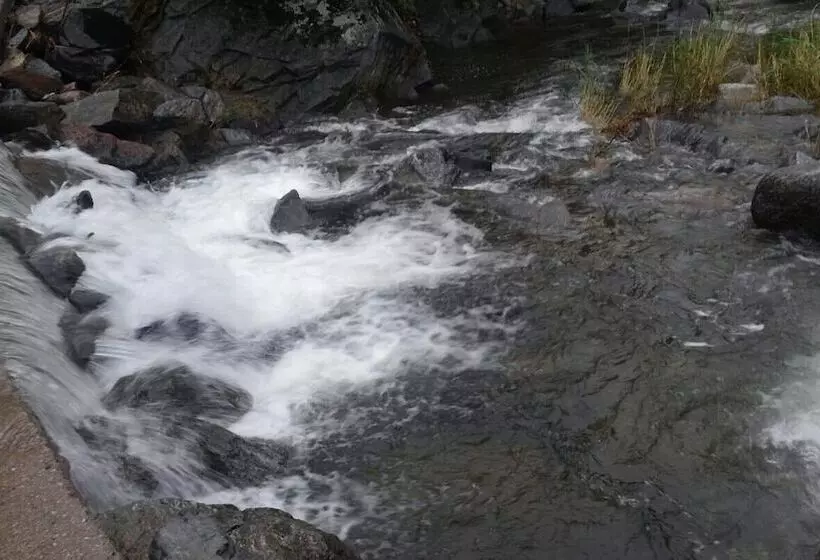 Kkeomeokdari Pension