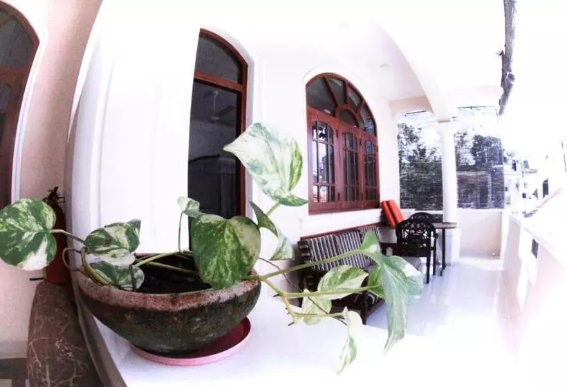 پانسیون Angel Inn Guest House