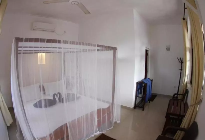 پانسیون Angel Inn Guest House