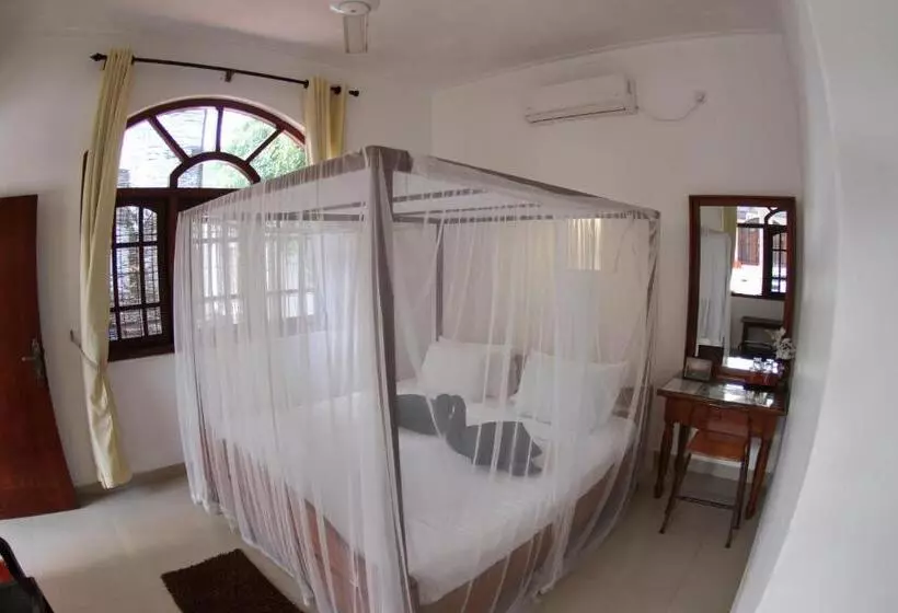 پانسیون Angel Inn Guest House