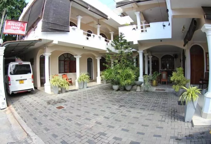 پانسیون Angel Inn Guest House