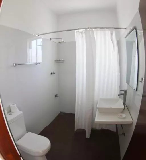 پانسیون Angel Inn Guest House