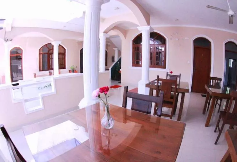 پانسیون Angel Inn Guest House