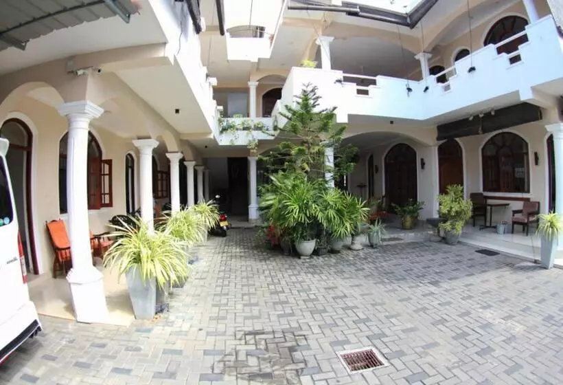 پانسیون Angel Inn Guest House