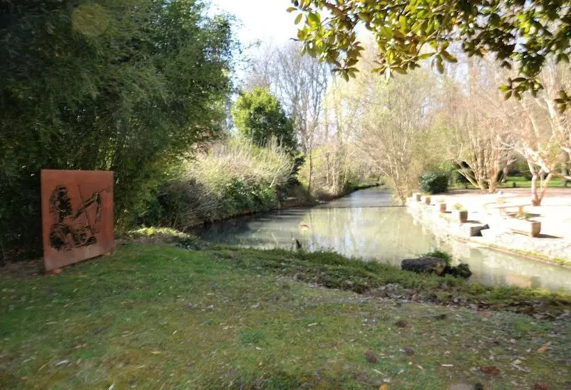 ペンション Le Moulin Et L Olivier