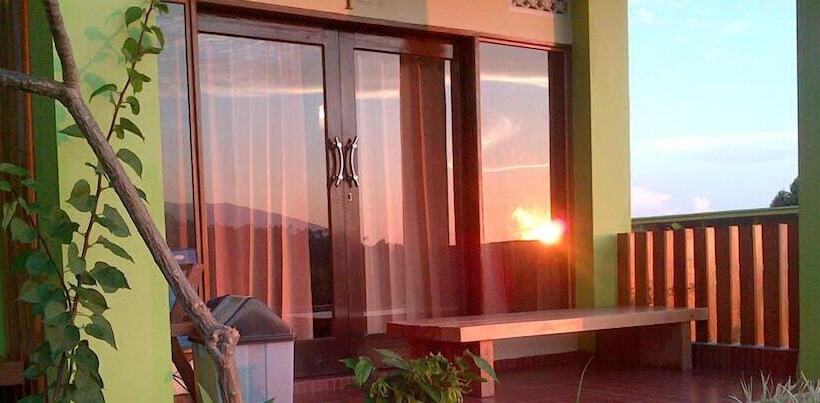 פנסיון Senaru Lodge