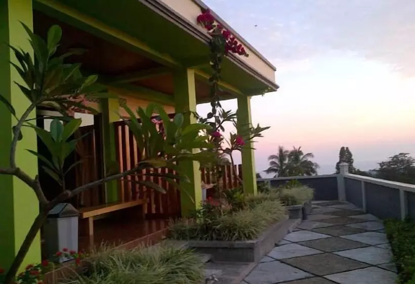 ペンション Senaru Lodge