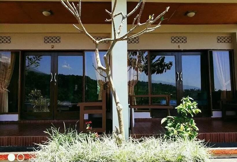 ペンション Senaru Lodge