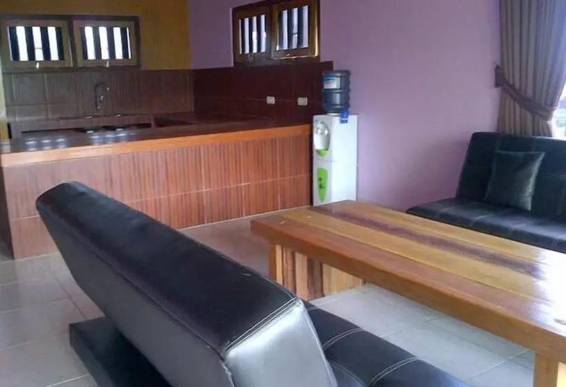 ペンション Senaru Lodge