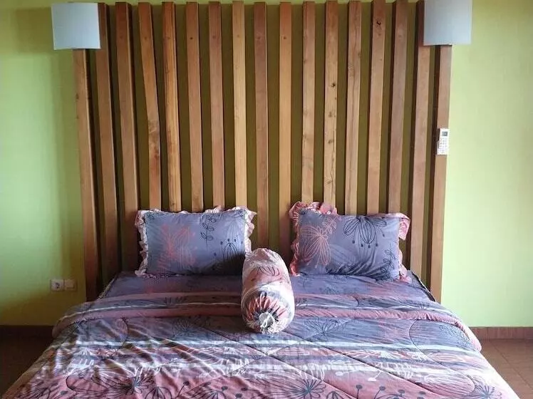 ペンション Senaru Lodge