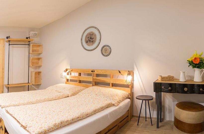 膳宿费 Smrcina Resort