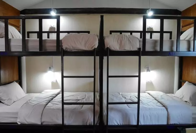 At Pier Hostel Lanta