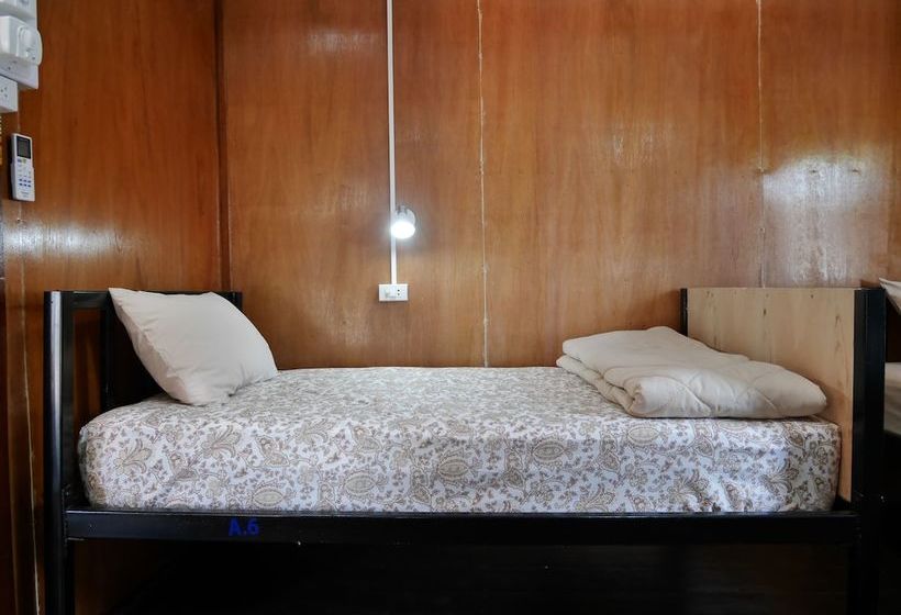 At Pier Hostel Lanta