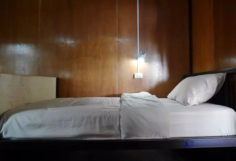 At Pier Hostel Lanta