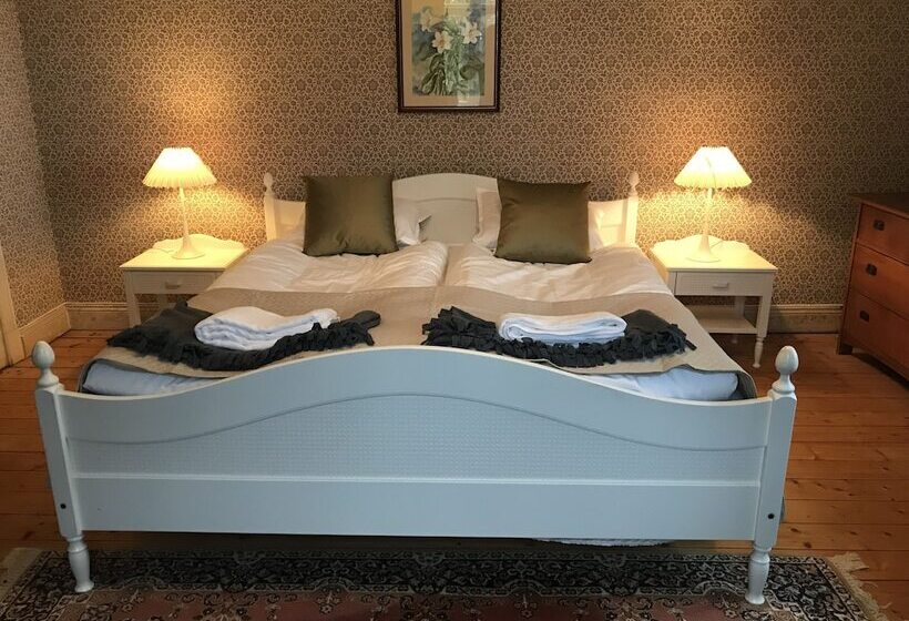 住宿加早餐 Berg Säteri