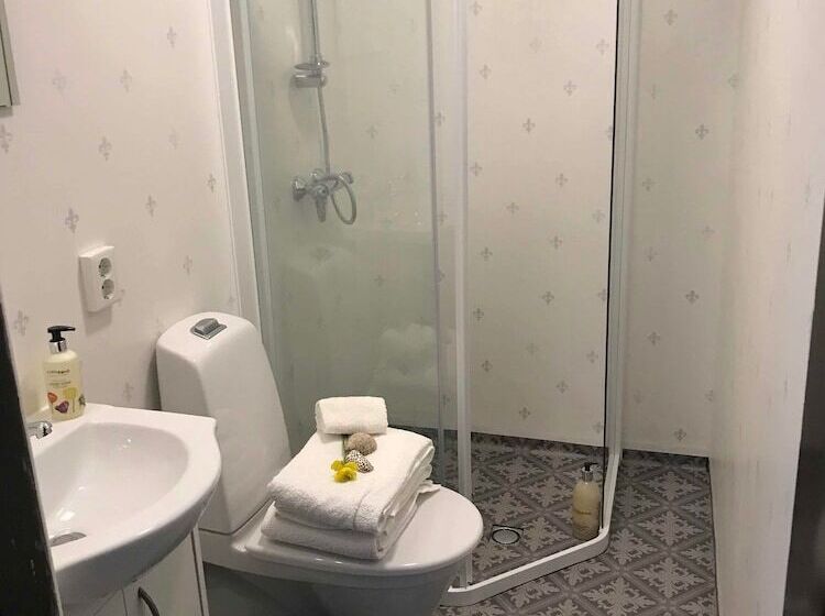 住宿加早餐 Berg Säteri