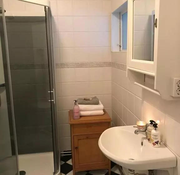 Aamiaismajoitus (B&B) Berg Säteri