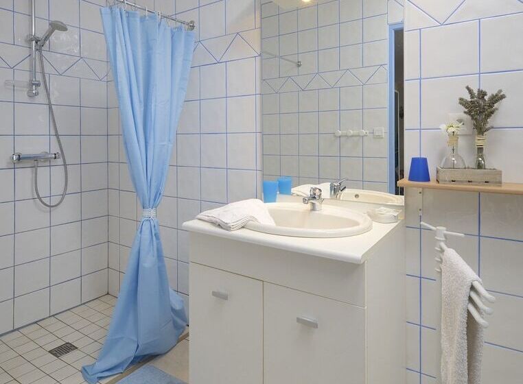 مبيت وإفطار Domaine De La Cour