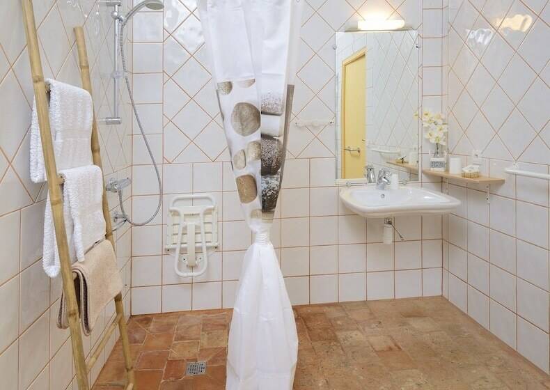 مبيت وإفطار Domaine De La Cour