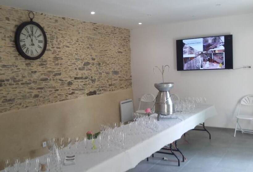 مبيت وإفطار Domaine De La Cour