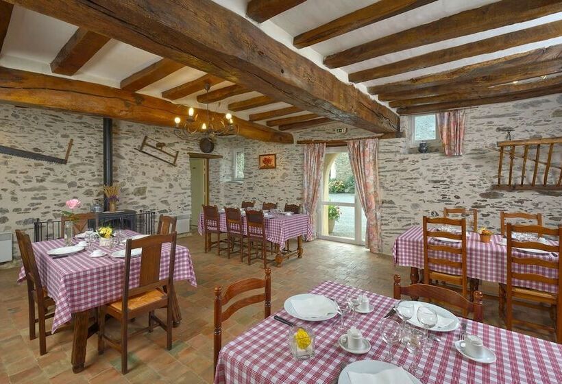 مبيت وإفطار Domaine De La Cour