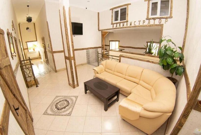 مسافرخانه Aristokrat