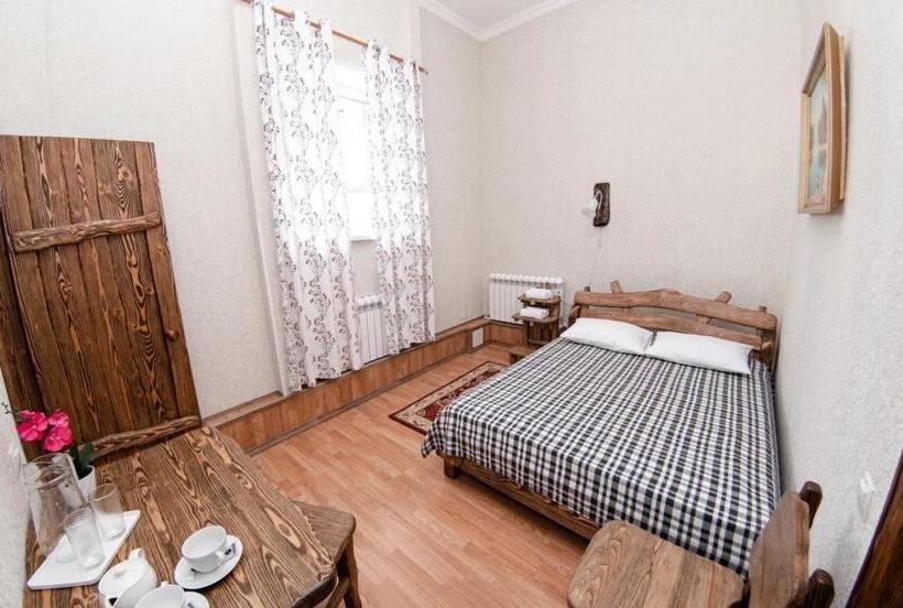 مسافرخانه Aristokrat