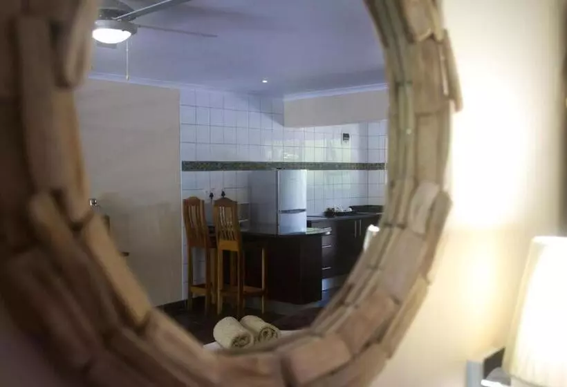 Hotelli Areena Riverside Resort