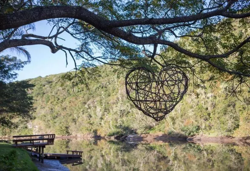 Hotelli Areena Riverside Resort