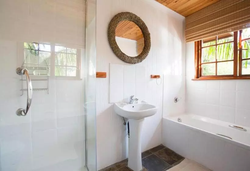 Hotelli Areena Riverside Resort