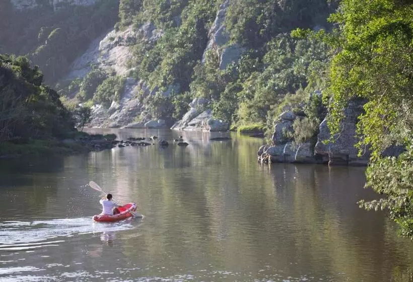 Hotelli Areena Riverside Resort